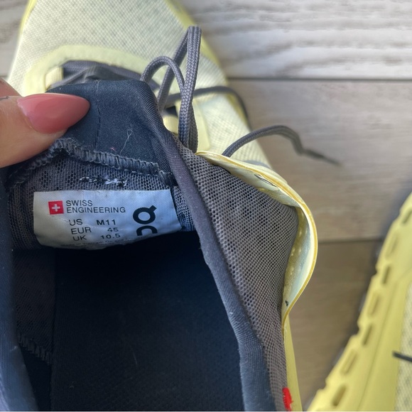 ON Running Green Sneakers - Picture 7 of 8